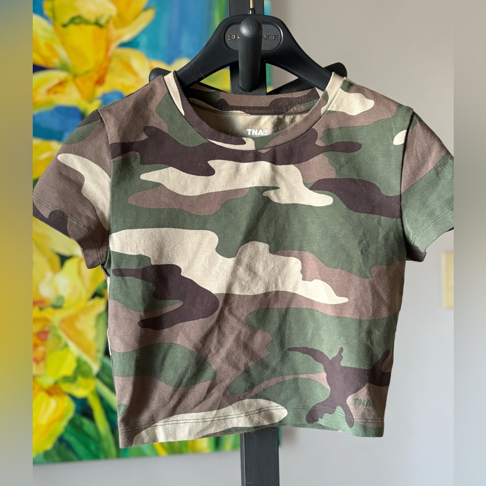 Aritzia TNA oritz cropped t shirt kombu brown xs